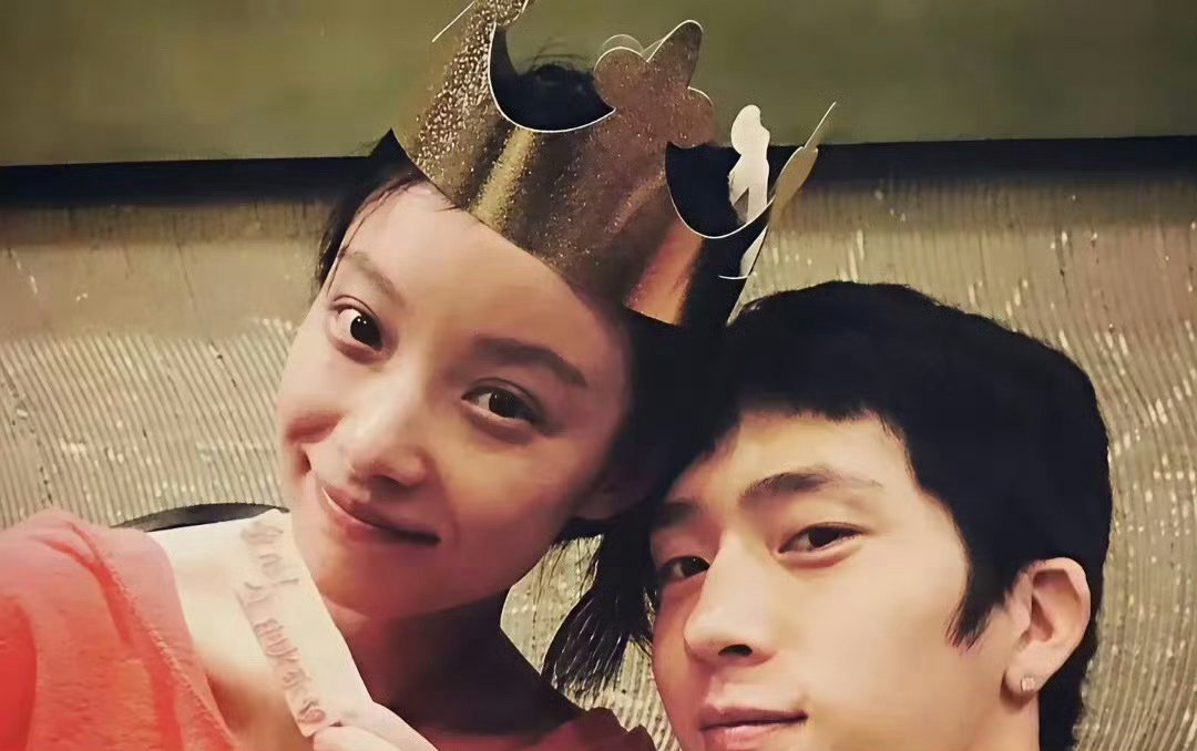 #德子的窝[超话]##倪妮井柏然分手原因#热搜翻阅过往，倪妮骨相出众，随便一拍都很出圈 ​