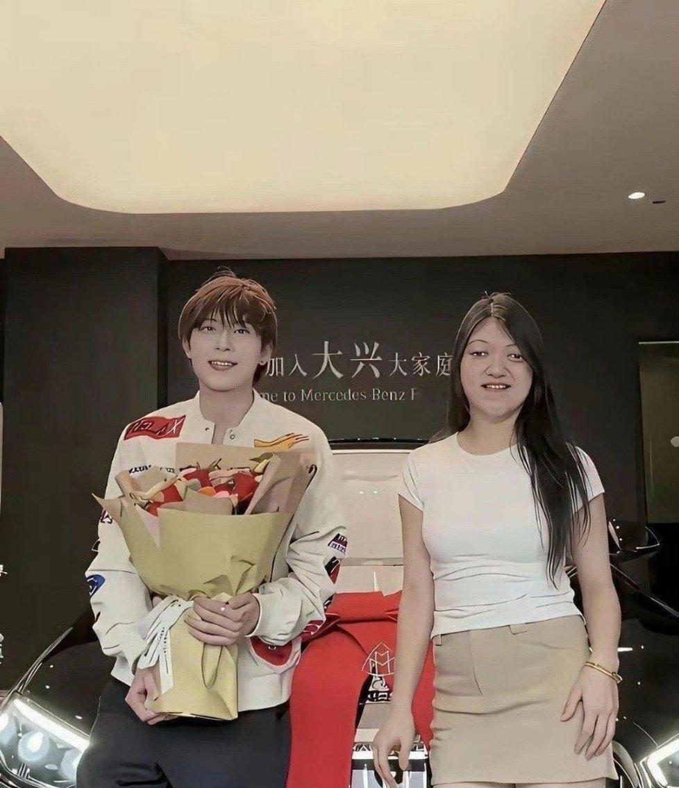 虽说是开迈巴赫，但就是羡慕不起来 ​