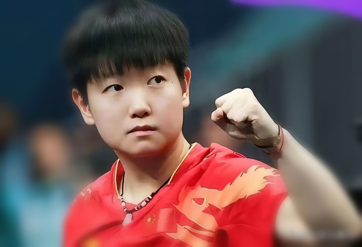马琳教练太敢说了！

他直言：孙颖莎打外战，明明可以速胜，却经常打到多局较量，借着比赛不断试探对手，摸清对方全部打法。
 
日本削球手桥本帆乃香，此前连赢11位国乒选手。对阵莎莎首局落败，之后莎莎连扳两局，通过摆短、控制落点慢慢拆解对手，彻底摸清对方的削球套路。
 
孙颖莎不只看重一场输赢，着眼后续