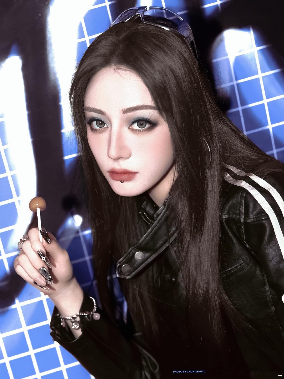 #迪丽热巴钰珑# dlrb #迪丽热巴功夫女足# dlrb #迪丽热巴卫蓝#

美人杀人不用刀，勾魂夺魄全在脸。

迪丽热巴  |白日提灯 |虽然不能同时拥有一切| 贺思慕 | 卫蓝 ​