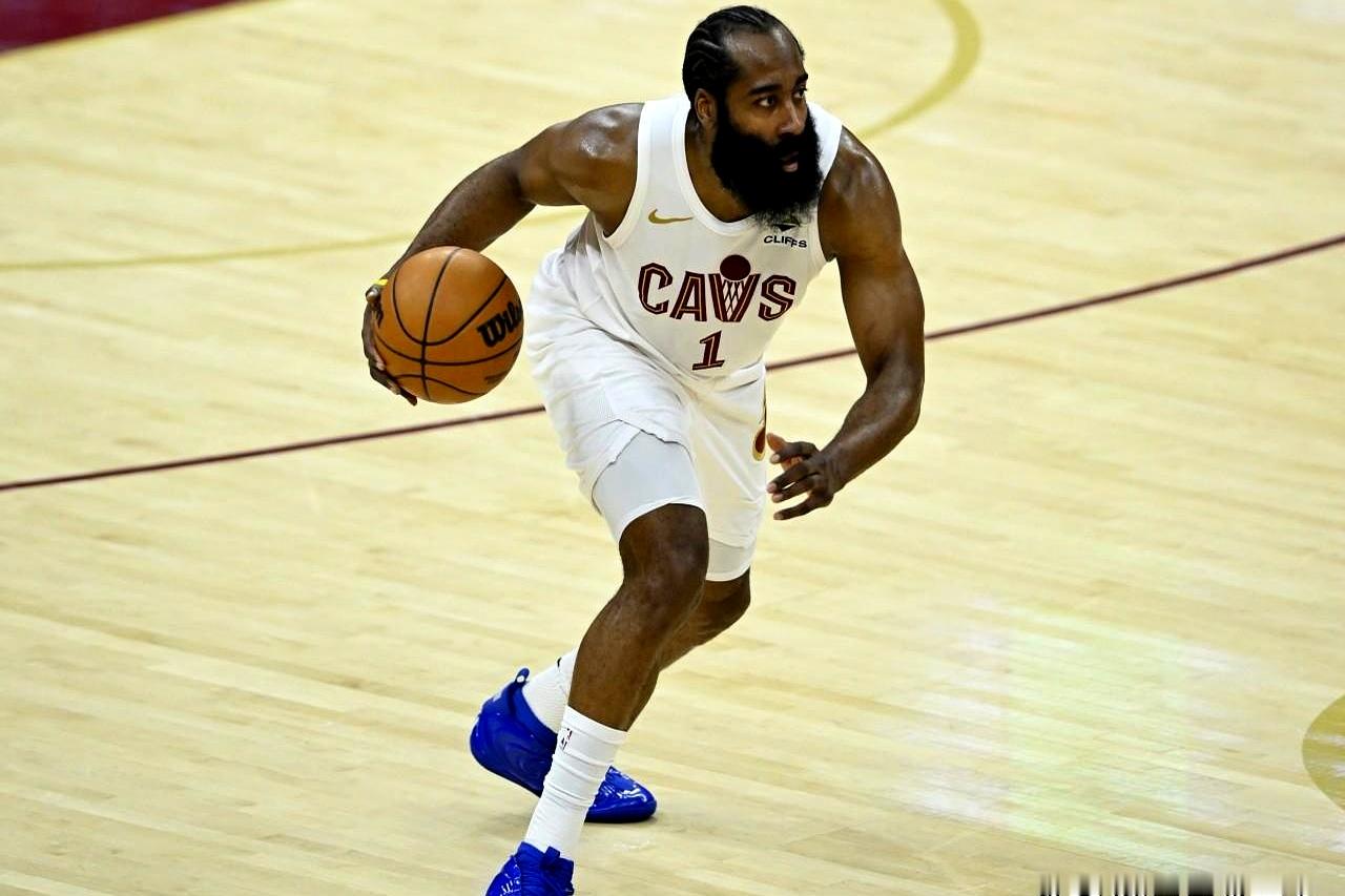 3-0领先还想横扫？火箭队直接给湖人上了一课。    詹姆斯这场比赛状...