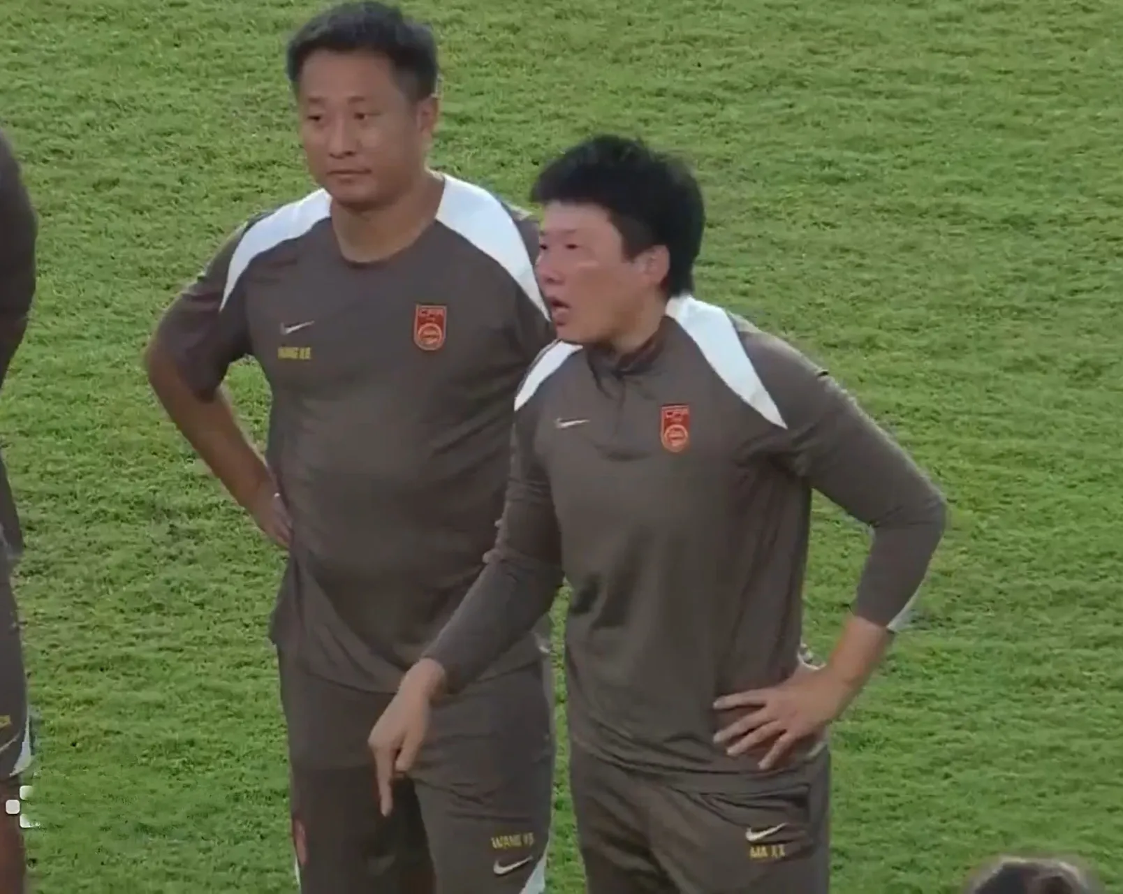 中国U17小花们太厉害了！！中国女足点球战胜法国队！闯进U17女足世界杯八强！！再创赛事历史！马晓旭指导牛牛牛！！霸气！！u17女足 U17女足世界杯 话说门将小花牛子奇自信、霸气！有点王大雷的气场！！[赞][赞]