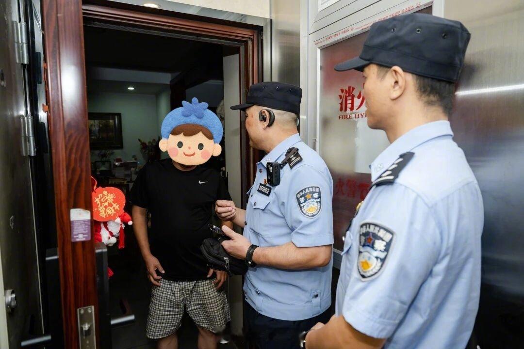 巡逻走访、隐患排查、普法宣传......北京警方持续强化夜间社会面治安防控，筑牢平安防线[不愧是你] ​