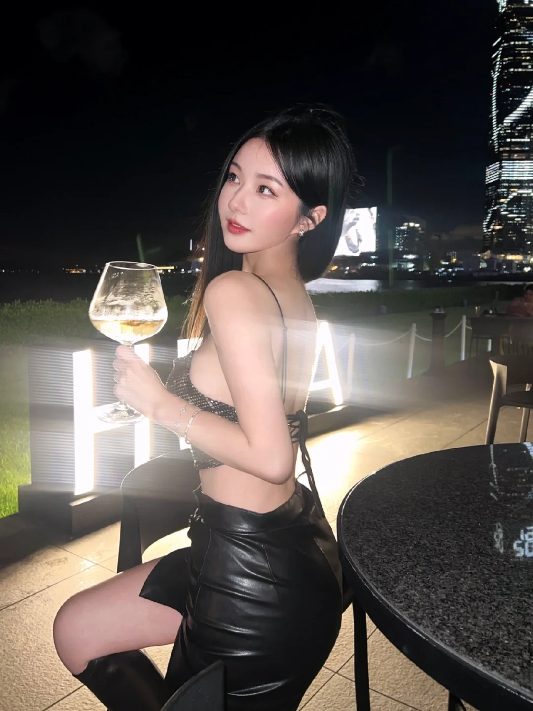 香港丨绝美一线维港海景餐厅—六公馆Hexa🥂