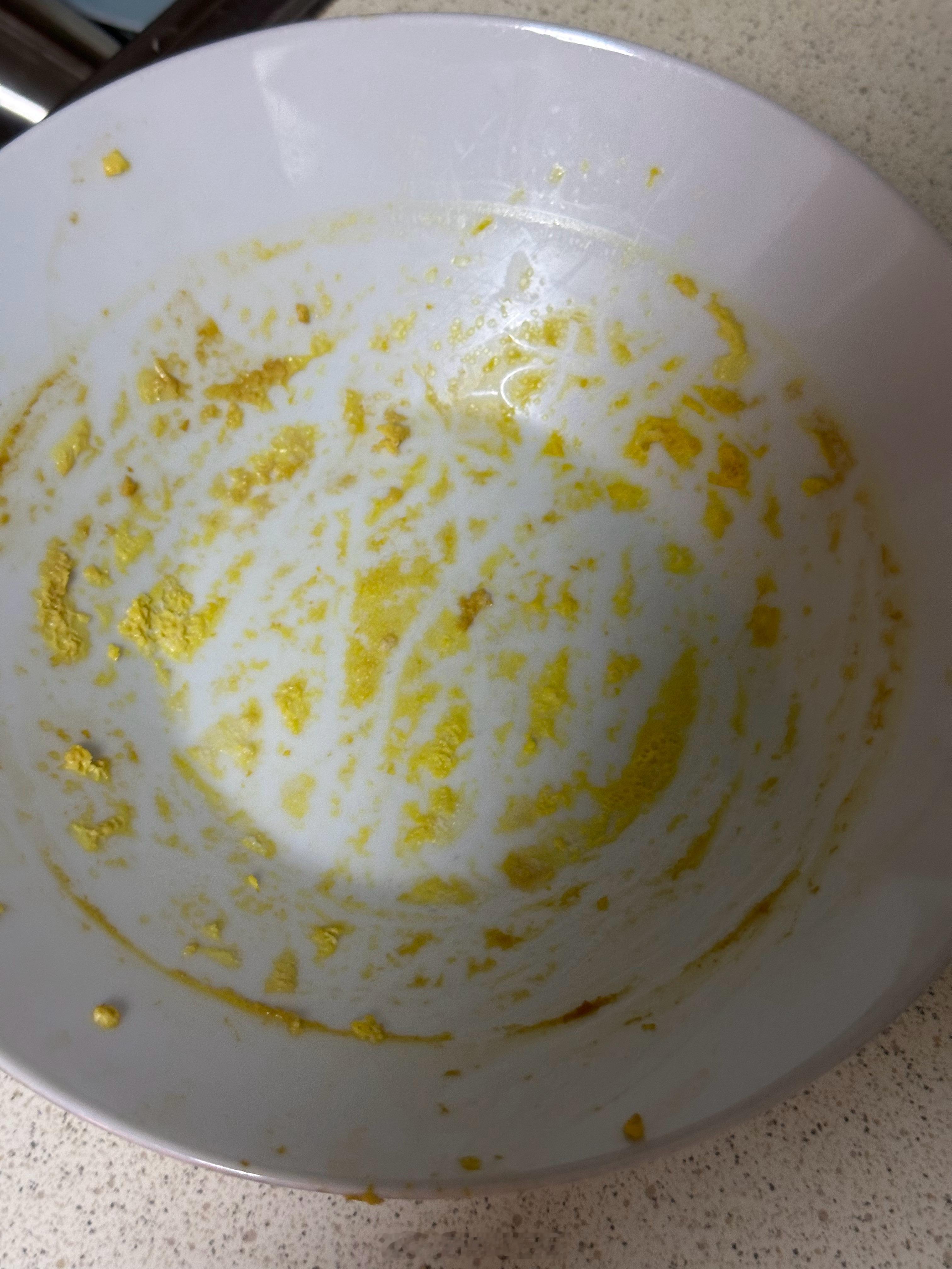 我的蒸蛋技术从毛豆一年级开始修炼到现在毛豆六年级终于算修成正果了这样想想肥恩是运气好的因为他没有经历哥哥以前的各种失败噩梦直接享受到胜利果实了最近蒸蛋毛豆都会说一句：这个蒸蛋太好吃了而在这之前我问毛豆蒸蛋好吃吗他会说好吃我说那我明天再给你蒸他会说：还是算了吧哈哈哈哈哈哈哈哈哈哈