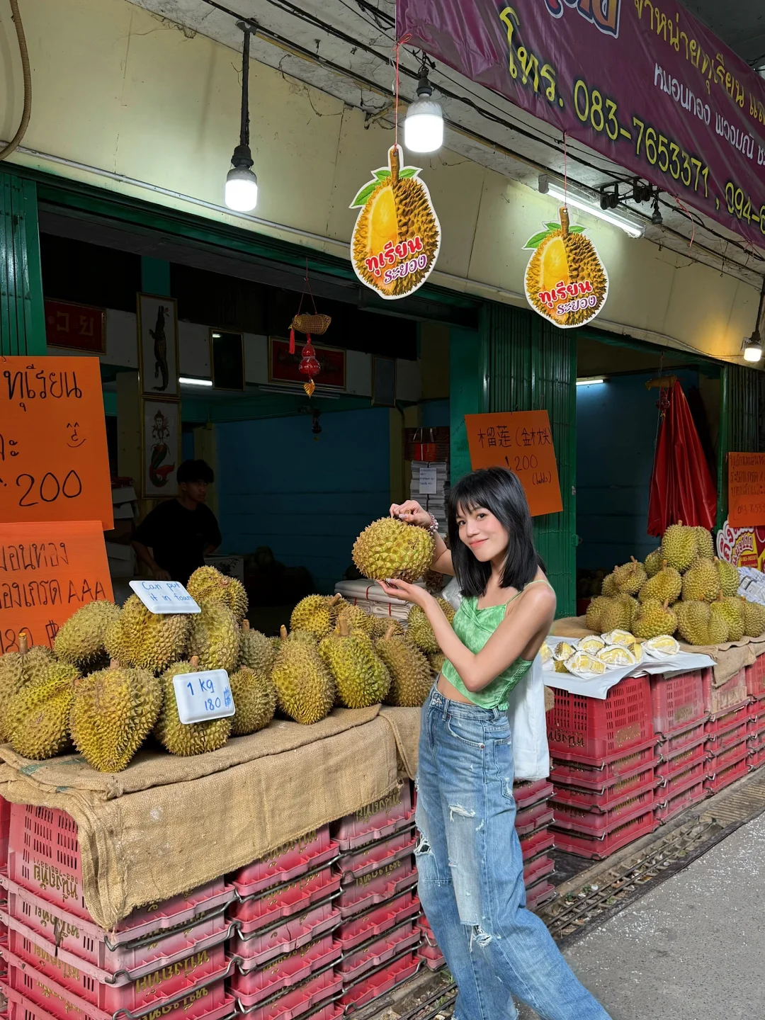 清迈孟买市场吃榴莲！别怪我捧一踩一了