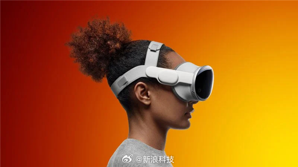 【#苹果砍掉VisionPro原生游戏团队#】#苹果裁员200人涉VisionPro与Siri#苹果开启新一轮内部团队重组裁员，Vision Pro部门、Siri与AI软件团队合计裁员约200人，其中Vision产品组裁员100人，Siri及配套软件团队裁员100人。

其中，Vision Pro原生游戏开发团队基本被关停，沉浸式视频自制内容团队大幅缩编 ​