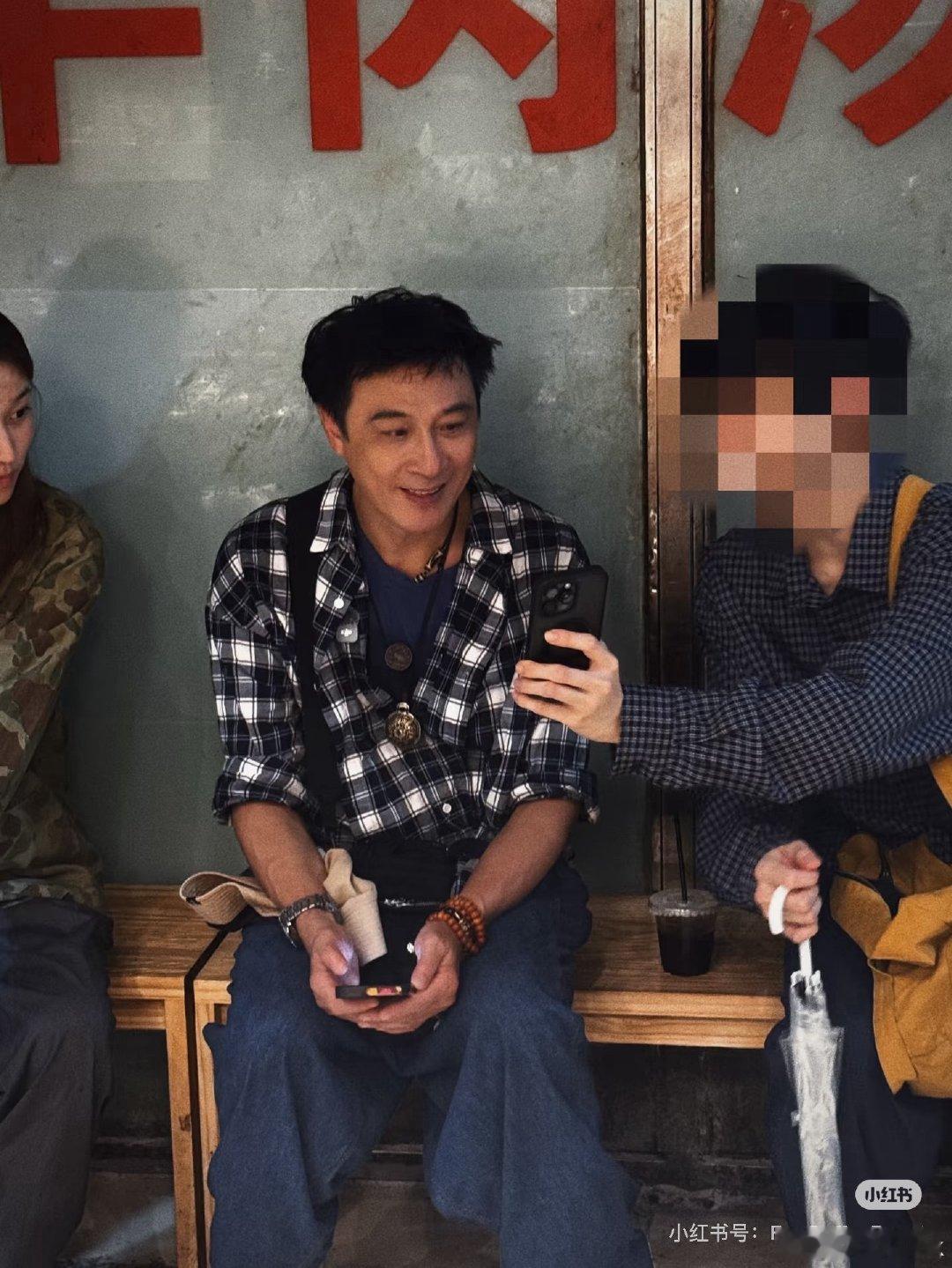 #吴镇宇[超话]#  好可爱哦～ [期待]
©️cre: 饮豆是福咖啡炒货铺 ​