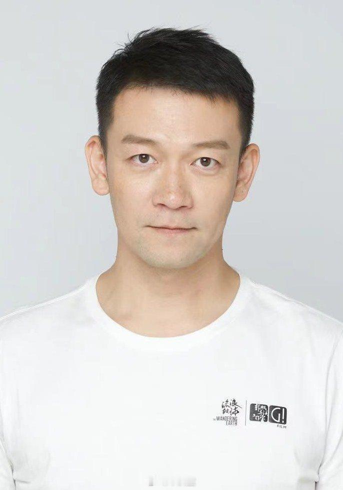 80后四位导演代表内地的冲奥作品：
韩延：2015「滚蛋吧！肿瘤君」
文牧野：2022「奇迹·笨小孩」、2026「欢迎来龙餐馆」
郭帆：2023「流浪地球2」
申奥：2025「南京照相馆」

#龙餐馆冲击奥斯卡##我在微博聊电影##电影正当夏# ​
