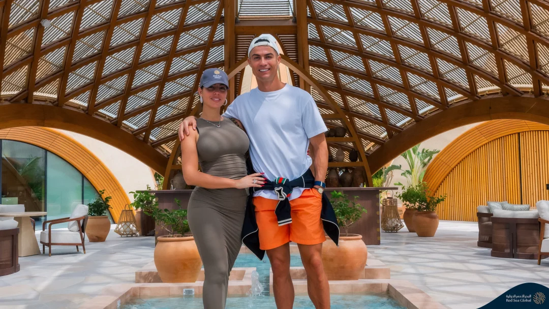 C罗在沙特红海购置新房产