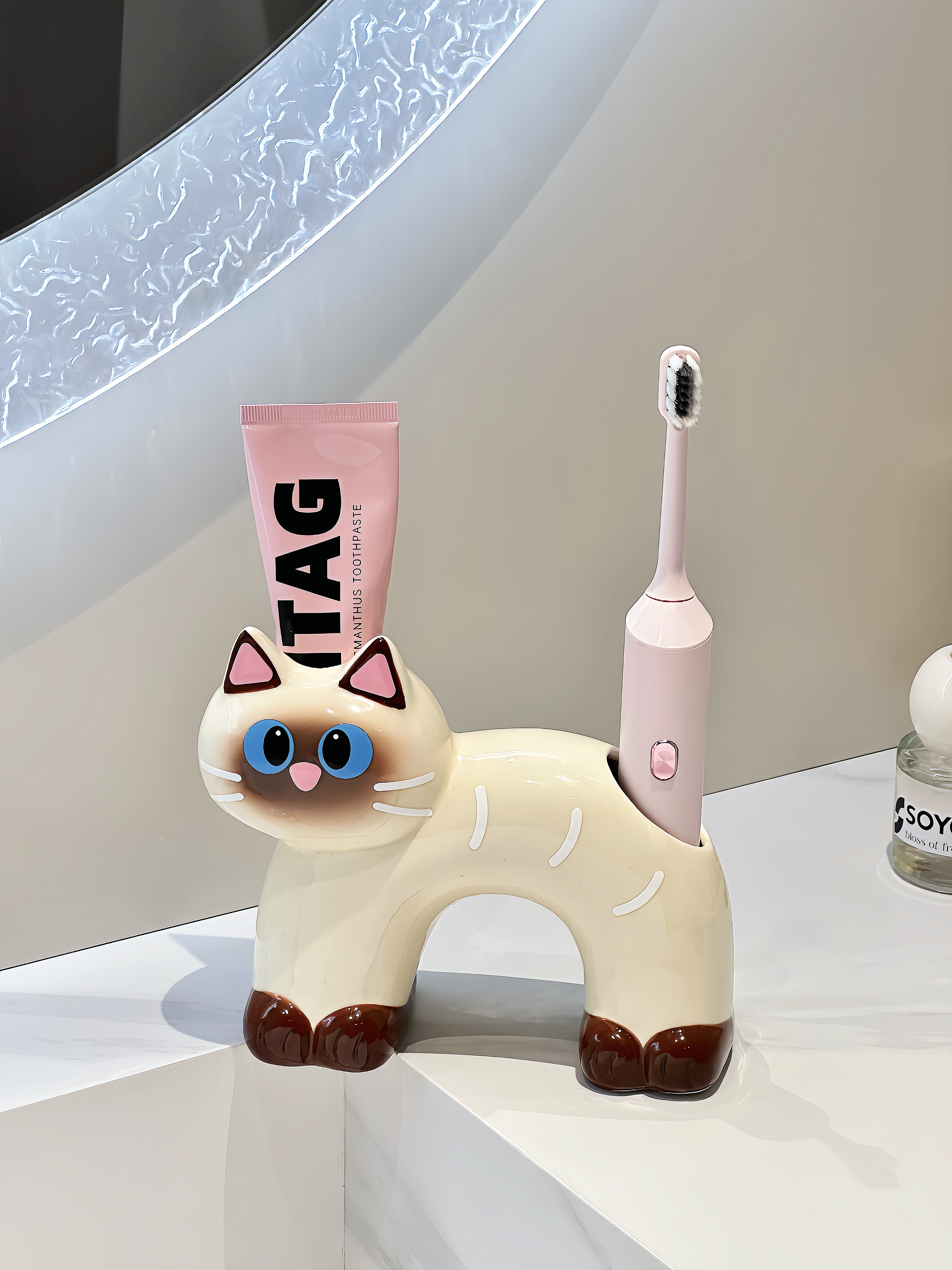 被这只小猫咪牙刷架狠狠拿捏了   ​​​