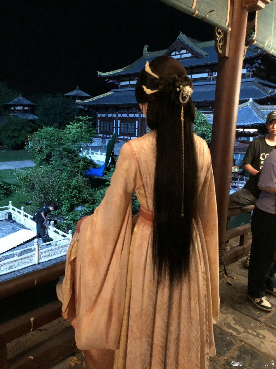 想当一个躺在关东煮汤里啥也不用干 静静泡在温泉里咕噜咕噜等待使命结束的鱼籽福袋>_#孔雪儿[超话]# ​