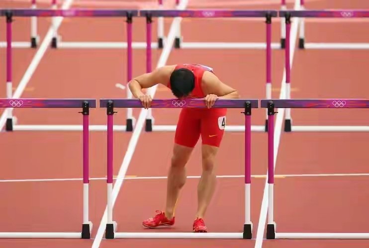 耐克成立至今，仅和5位运动员签终身合同，刘翔是唯一中国运动员 ​