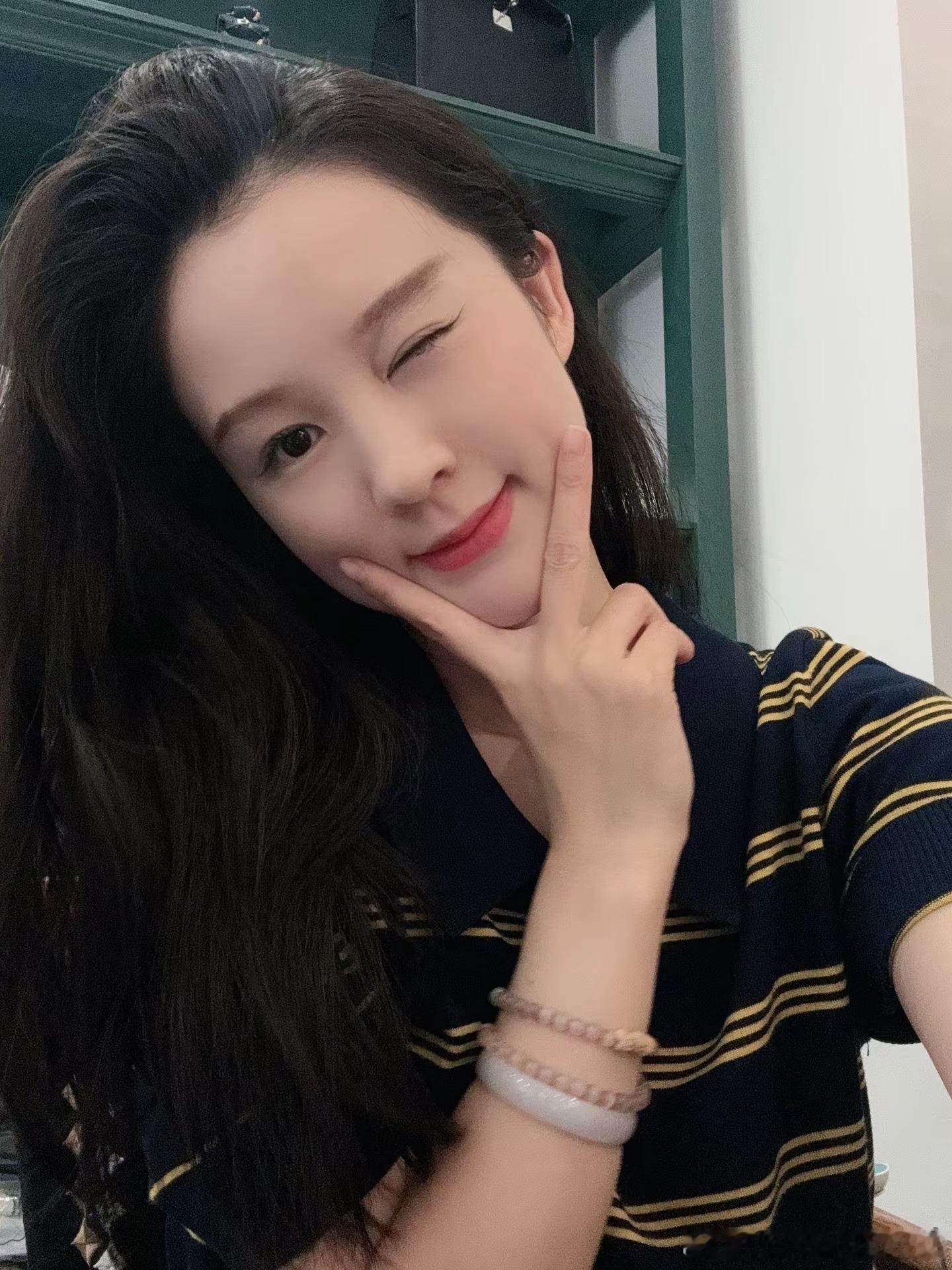 人真奇怪 因为爱苛责 因为不爱宽松🧣
