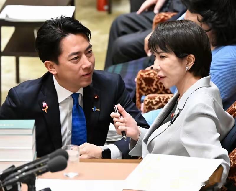 又一起驻日美军恶性案件。日本警方4日以涉嫌抢劫杀人罪逮捕了一名20岁的美国海军陆战队上等兵，此人隶属于冲绳普天间基地。案件发生在3日凌晨的那霸市一家酒店内，一名39岁的当地女性被发现遇害，随身物品被抢走。监控画面记录下了这名嫌疑人当晚与受害者一同进入酒店、之后独自拿着女方物品离开的过程。人抓到了，但
