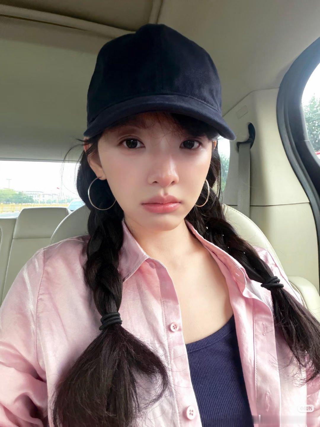 #章若楠[超话]# zrn#章若楠霍玲珑# 

想给⾃⼰颁⼀个最佳进步奖，毕竟我每天都⽐昨天多爱你⼀点

​