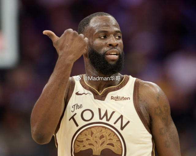 近日，追梦·格林在自己的播客节目《The Draymond Green Show》中谈到了勇士即将到来的新赛季。

追梦说道：“这是很长时间以来第一次，我们完全被外界看低了。对于我们这群从下狗一路走过来、最终成为强者的人来说，你不会因为现在重新被看低，就失去自己作为强者的身份。一旦你成为过强者，你就是强者 ​