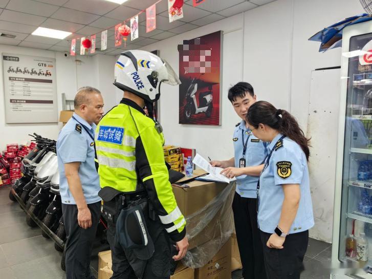 #一周欣闻# 近日，天河区市场监管局员村市场监管所联合街道、交警等部门，开展电动自行车非法改装及城中村水电加价整治行动。查封7台涉嫌非法改装电动自行车，查处1起涉嫌违规加价收取电费行为。#区局动态# #电动自行车# （供稿：天河区市场监管局） ​