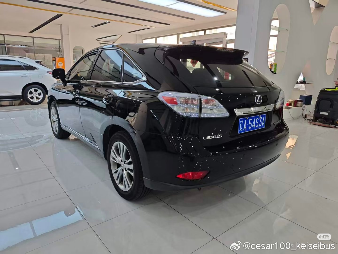 这辆开过的雷克萨斯RX450h，安全行驶20w公里，车况精品很正常，成色超级新，操控感不错，开起来还是更加舒服，车况几乎还是可以的 ​