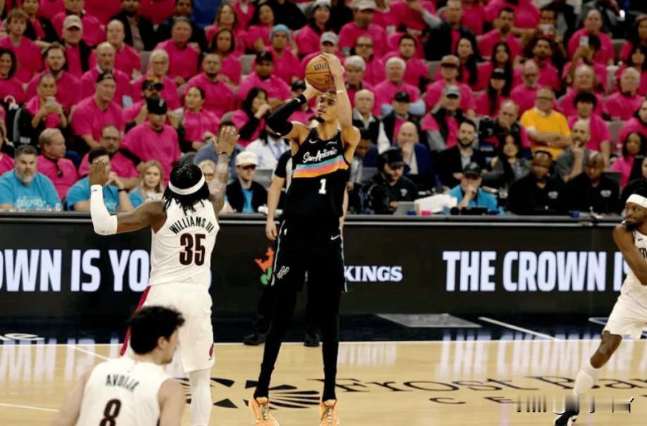 我们来说下文班亚马 文班亚马首轮（马刺4-1开拓者）整体评价：历史级首...